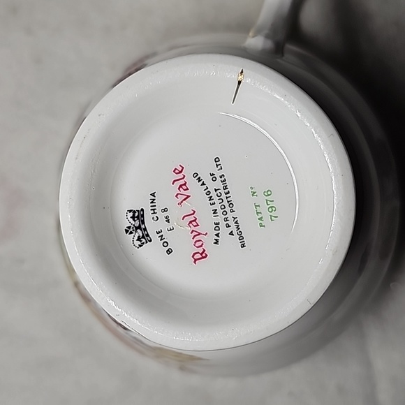 Royal Vale Cups and Saucers - Picture 9 of 10